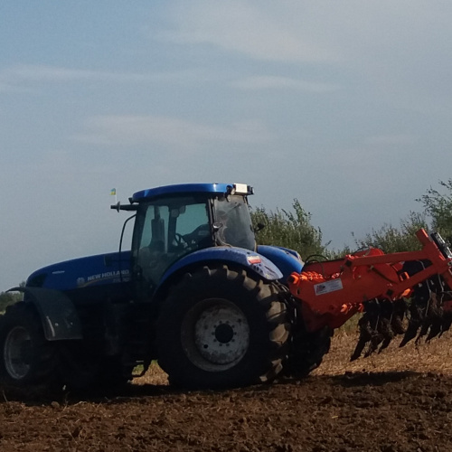 Трактор NEW HOLLAND T7070